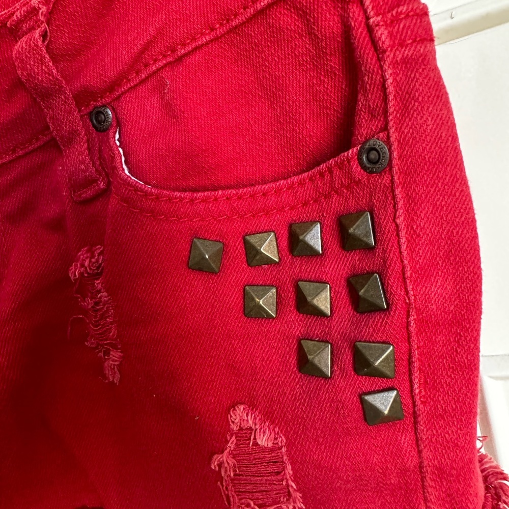 Lovesick Red Short - Picture 4 of 6